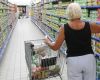 <p>Ansatte i detaljhandelen har liten innflytelse på butikkers åpningstider. Butikkers bånd til kjeder og kjøpesentra er én bøyg tillitsvalgte må forsere om dette skal endres på, ifølge et Fafo-notat.</p>