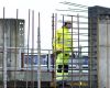 <p>Offentlige innkjøp er vanskelig. Ikke minst når det gjelder å sikre seg at leverandører og underleverandører følger lover og regler. Kommunene har satt arbeidslivskriminalitet på dagsordenen, men etterlyser tid, ressurser og kunnskap for å bedre kontrollvirksomheten.</p>