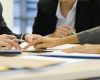 <p>I 2013 kontrollerte norske selskap 4500 selskap i utlandet. I disse selskapene var det om lag 290 000 arbeidstakere, og de hadde en omsetning på rundt 1159 milliarder kroner, viser tall fra SSB. Ansatte i utenlandske datterselskap kan bli valgt som representanter i konsernstyrene. Men dette er en mulighet som er lite kjent – og lite brukt.</p>